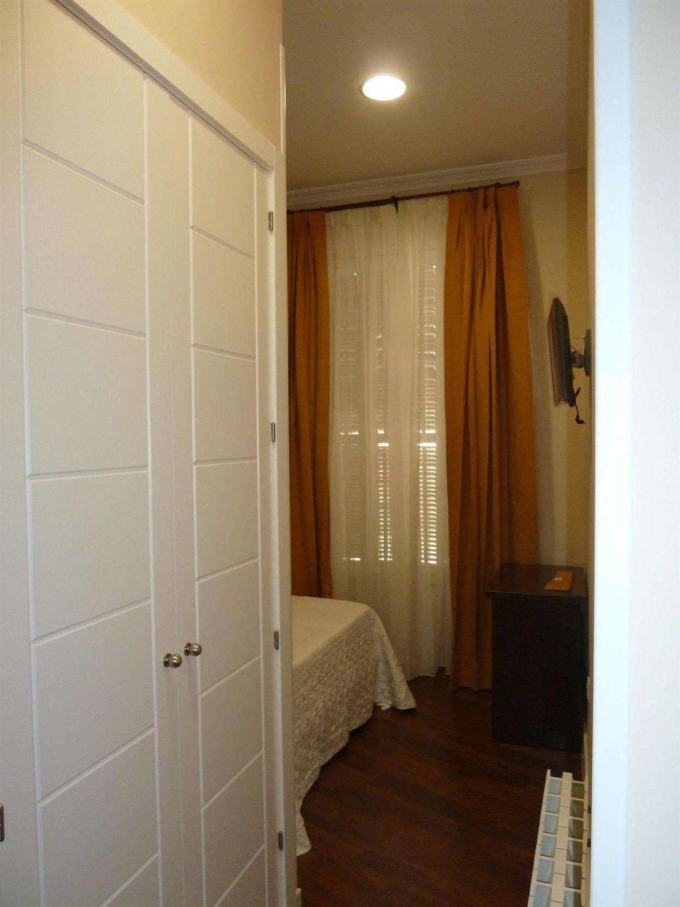 Hostal Mayor Madrid Eksteriør billede