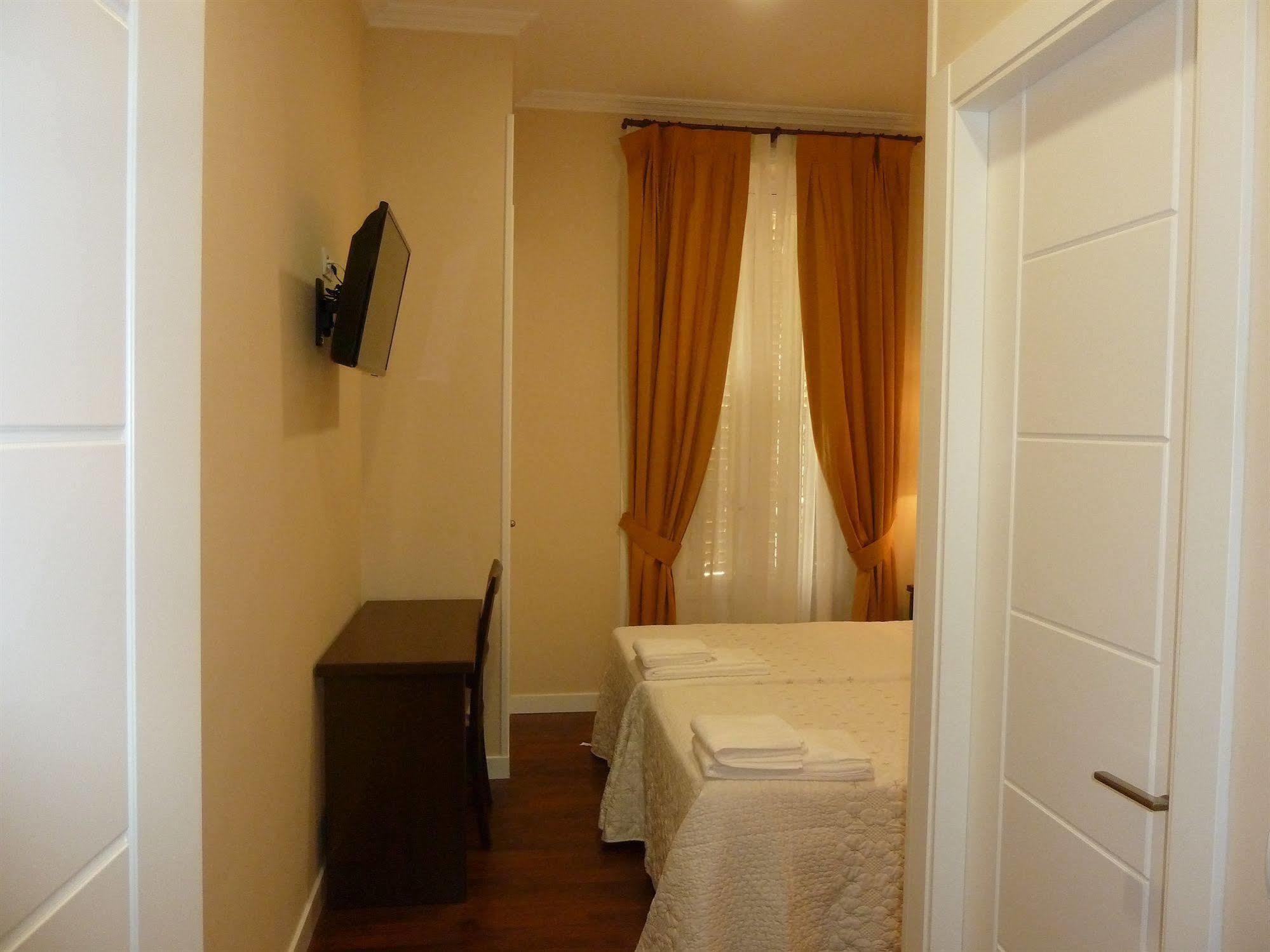 Hostal Mayor Madrid Eksteriør billede